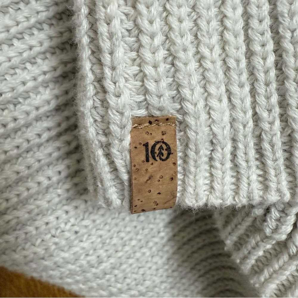 Tentree Highline V-Neck Sweater Light Gray Size Medium Organic Cotton - Picture 7 of 11